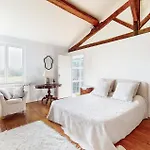 6 Bedroom Pet Friendly In * Монрежо