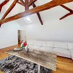 6 Bedroom Pet Friendly In *