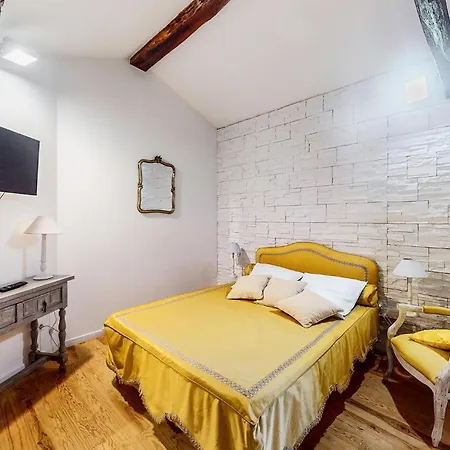 Сasa de vacaciones 6 Bedroom Pet Friendly In *