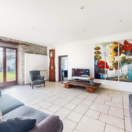 6 Bedroom Pet Friendly In Montréjeau