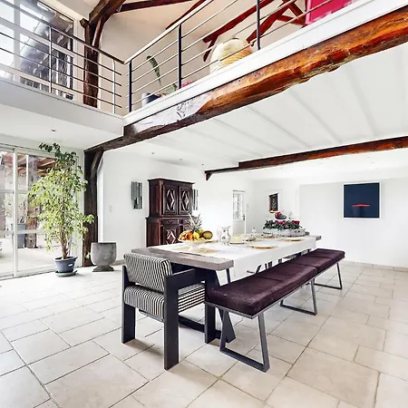 6 Bedroom Pet Friendly In