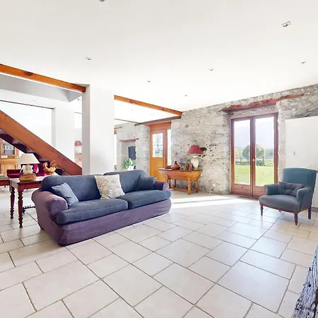 6 Bedroom Pet Friendly In Сasa de vacaciones Montréjeau