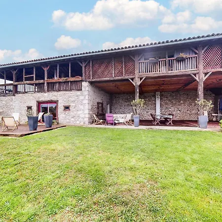 6 Bedroom Pet Friendly In