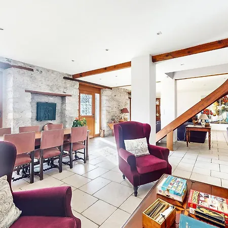 Сasa de vacaciones 6 Bedroom Pet Friendly In *